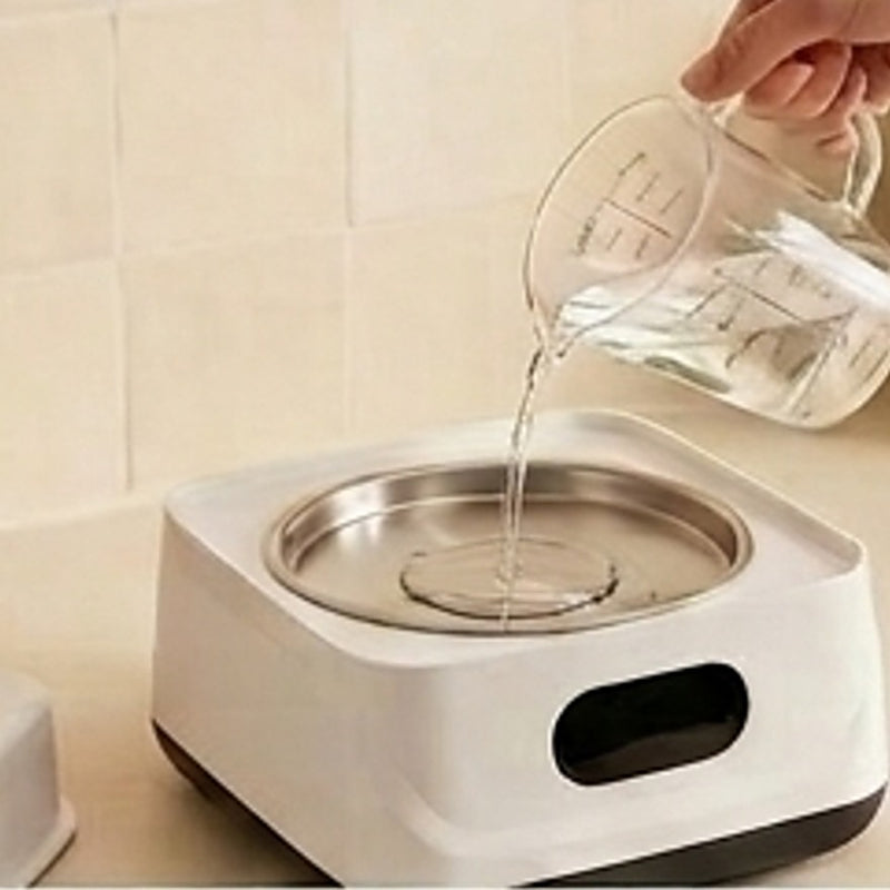 Giet ongeveer 100 mL water op de plaat